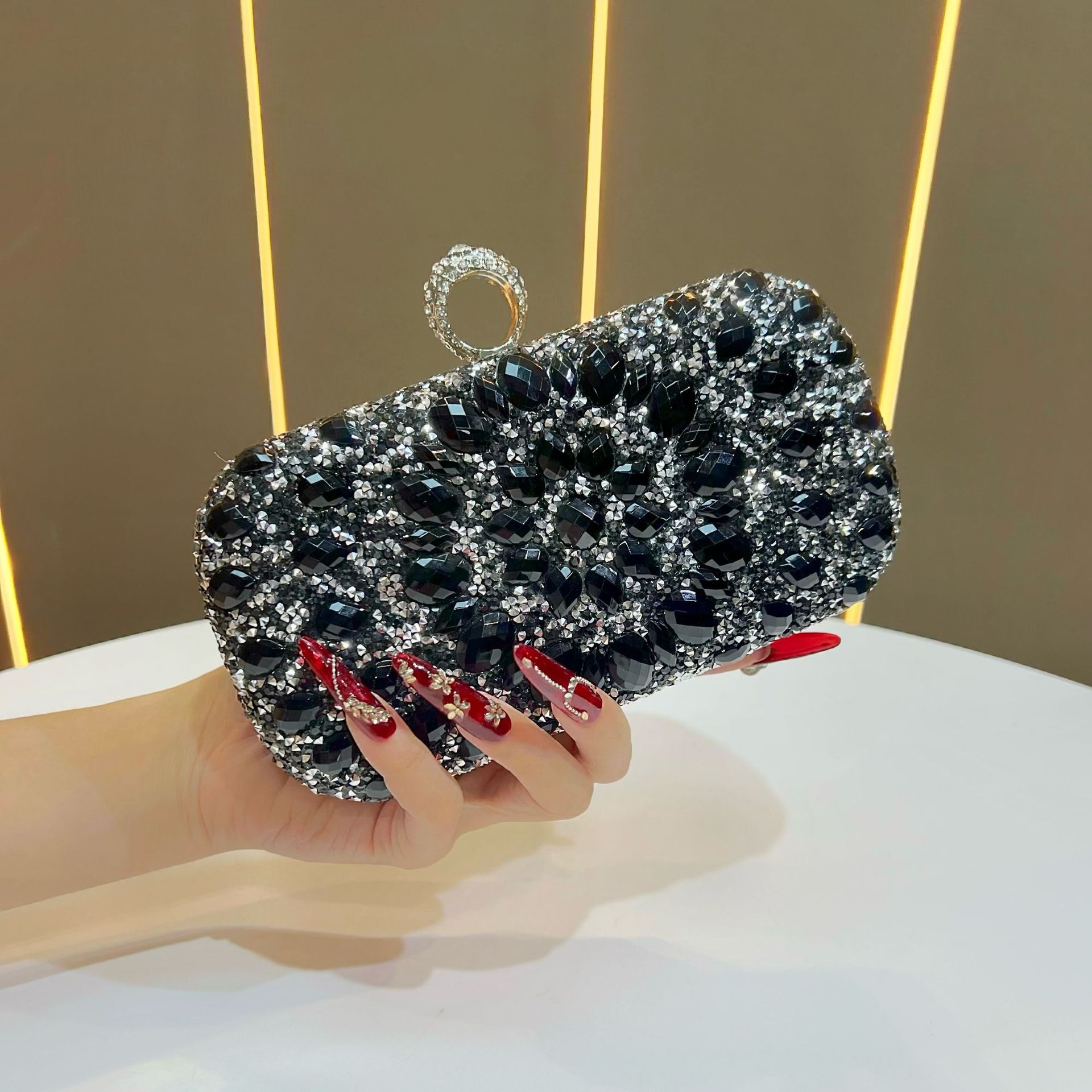 Women's Diamond Embellished Crossbody Clutch Bag | Chain Shoulder Bag